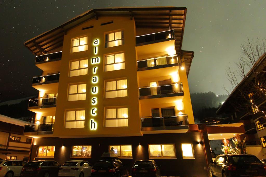 Hotel Almrausch Saalbach-Hinterglemm Exterior foto